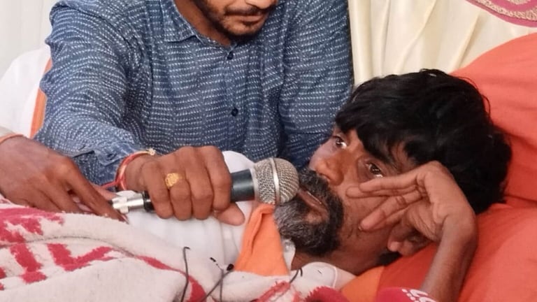 Manoj Jarange: ‘या सरकारला एकाचा बळी घ्यायचाय तर…’, जरांगे-पाटलांना अश्रू अनावर! maratha reservation antarwali sarathi manoj jarange patil said if this government wants to kill one let it kill he is break down in tears