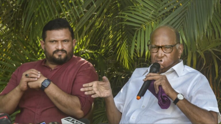 NCP : शरद पवारांचा एक खासदार झाला कमी, ECI सुनावणी आधीच कोर्टात झटका! the Lok Sabha Secretariat has issued a notification of cancellation of membership of Nationalist Congress Party (NCP) leader Mohammad Faizal PP.