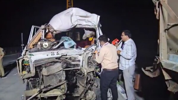 samruddhi mahamarg accident news today marathi : 12 people died on the spot in vaijapur tehsil