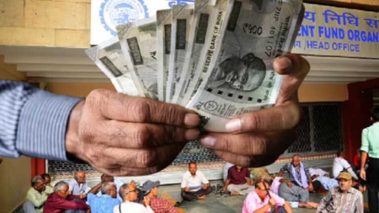EPFO Tips: नोकरी बदलताच काढू नका पीएफचे पैसे, बसेल 86 लाखांचा फटका This is the easy process to merge PF account