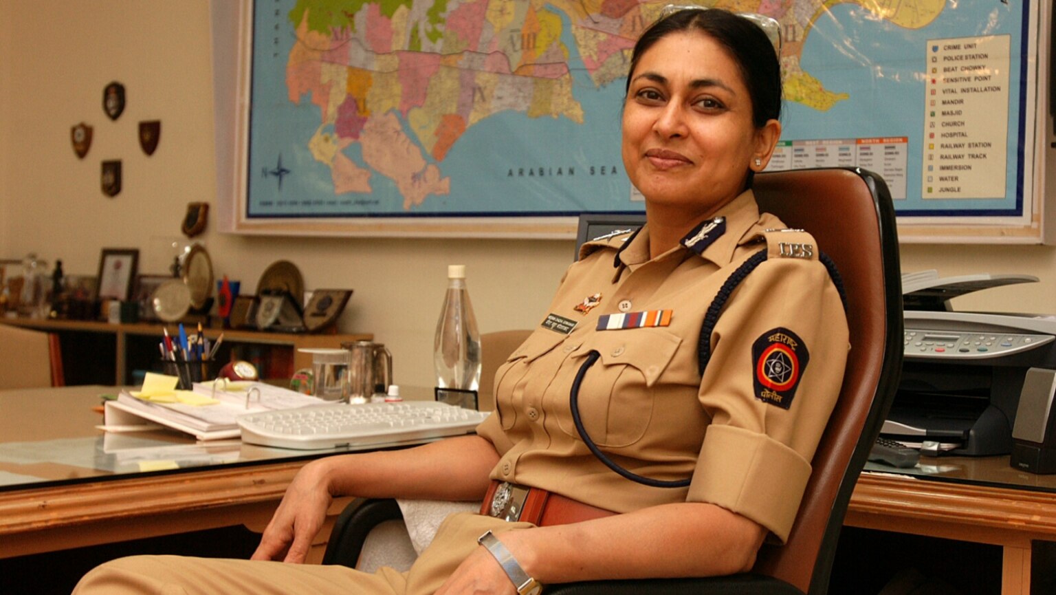 profile of former ips officer meera borwankar who made serious allegations against dcm ajit pawar