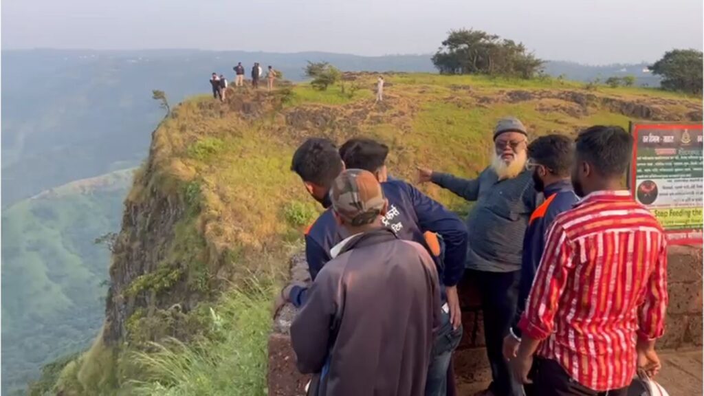 mahabaleshwar selfie incident female tourist killed after falling into valley while taking