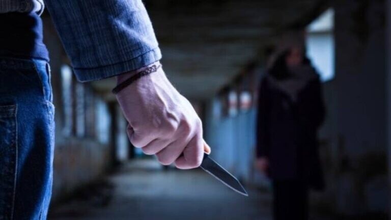 Crime News: 14 वर्षाच्या मुलाच्या डोक्यात सुडाचं भूत, अल्पवयीन मित्राला जागीच संपवलं! Delhi Crime 14-year-old boy stabbed a 16-year-old boy with a knife police were also shocked to know the reason