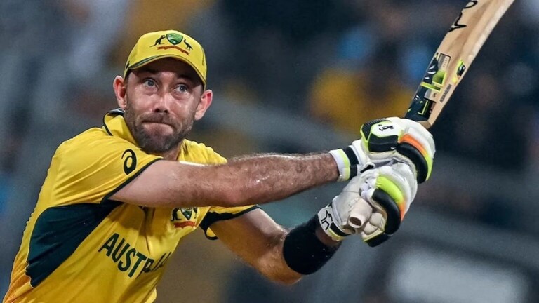Glenn Maxwell च्या द्विशतकाची कमाल! अफगाणिस्तानच्या हाता-तोंडाशी आलेला विजय आणला खेचून australia vs afghanistan world cup 2023 Glenn Maxwell cummins vs hashmatullah shahidi rashid khan travis-head david warner