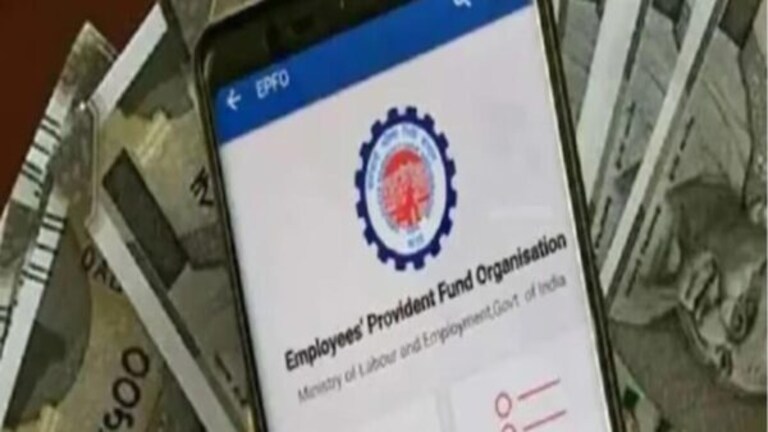 PF interest : पीएफ धारकांना दिवाळी भेट! खात्यावरील व्याजासंदर्भात सरकारने दिली मोठी अपडेट epfo starts crediting pf interest for 2022-23 how you can check pf