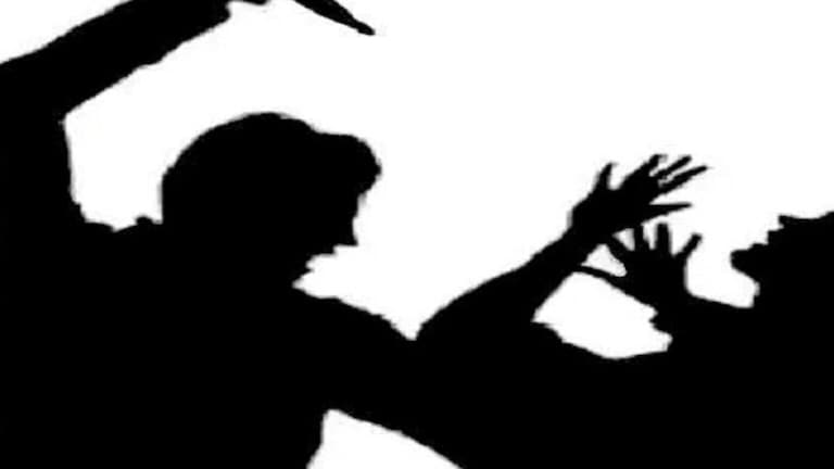 भयंकर! महिला शिक्षिकेला बॅटने अर्धा तास मारहाण, लातुरात नेमकं काय घडलं? Female teacher beaten with bat for urinating near house in Latur husband and wife absconding