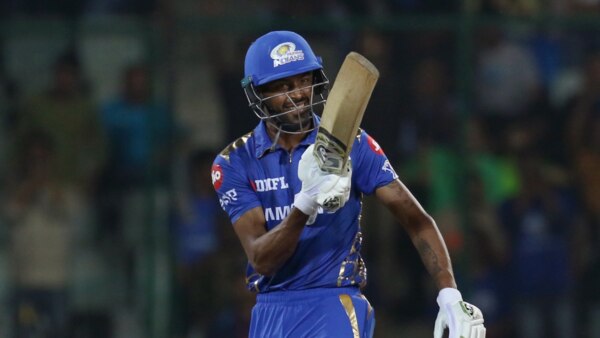 Hardik Pandya traded to Mumbai Indians