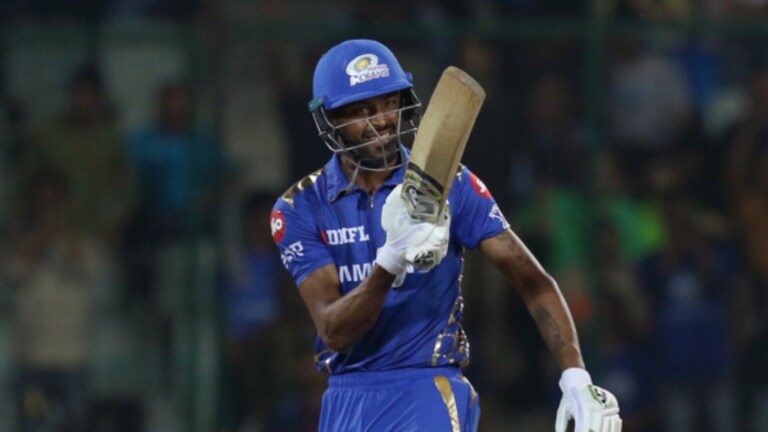 Hardik Pandya IPL: मुंबई इंडियन्सकडे नव्हते पैसे, ‘हा’ खेळाडू देऊन हार्दिकला घेतलं विकत Hardik Pandya traded to Mumbai Indians