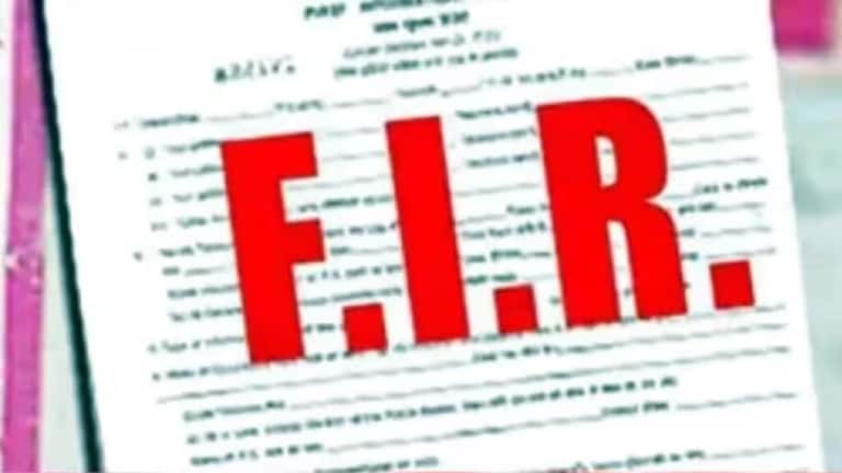 Crime: माय-लेकाला हाडं मोडेपर्यंत बॅटीनं मारलं, दाम्पत्याने जीवघेणा हल्ला का केला? latur city mother and child were beaten with a bat, mother seriously injured
