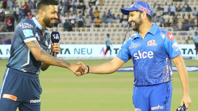 IPL Transfer Window 2024 : हार्दिक पांड्या मुंबई इंडियन्सचा कर्णधार? रोहित शर्मा बदलणार टीम! Hardik Pandya can return to his old team Mumbai. While Rohit Sharma can join Gujarat Titans.
