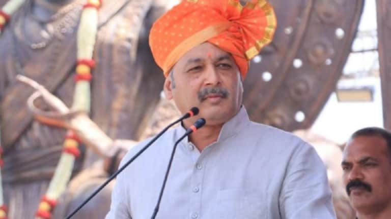 ‘मला मुख्यमंत्री करा, एका चुटकीत…’, संभाजीराजे छत्रपतींचं विधान चर्चेत saarthi fellowship Issue : Chhatrapati sambhaji raje said Do me chief minister i will be solved problems in minute