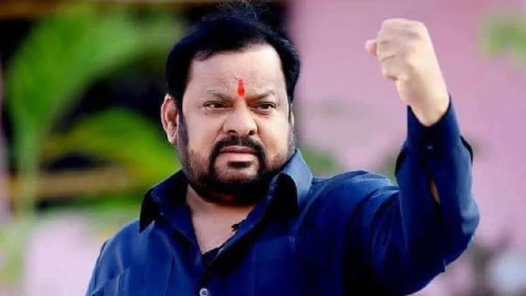 Maratha Reservation: शहाजी बापूंची गाडी अडवली, आमदार साहेब खाली उतरले, कानात कुजबुजले अन्… mla Shahaji Bapu Patil during ongoing agitation maratha reservation car was blocked by the agitators