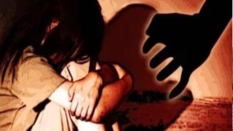 Mumbai Crime: घरात एकटं बघून बापच करायचा बलात्कार, दोन वर्षांपासून… daughter was raped by her father for two years shocking crime story govandi mumbai