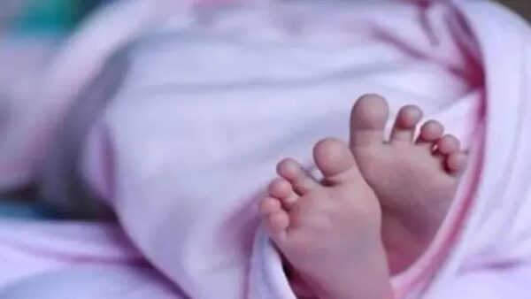 Uttar Pradesh Crime 5-year-old girl dead body removing from the grave and young man slept all night With her father Accused of Rape