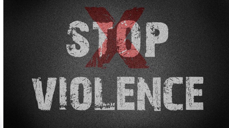 पत्नीने पतीला चोपलं, घरात कोंडलं… महिलेने का केला एवढा राडा? wife demanded divorce from husband refused father and brother beat him up