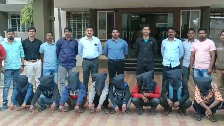 Gadchiroli Crime News: काळ्या जादूची भीती, पोटाच्या मुलाने आई-बापाला का ठेचून मारलं? fearing black magic the boy killed his parents crime in gadchiroli