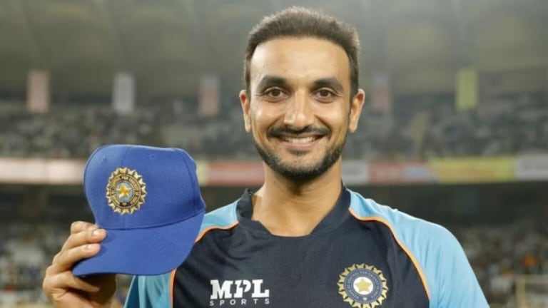IPL 2024 : हर्षल पटेलसाठीही लागली रेकॉर्डब्रेक बोली, पंजाब किंग्सने मोजले अव्वाच्या सव्वा… harshal patel has been bought by punjab kings for 11.75 crore ipl auction