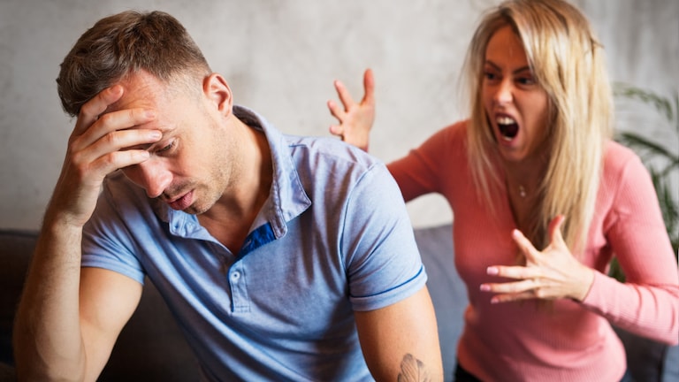 पतीला झाडूने झोडलेलं? पत्नीबाबत Bombay High Court चा मोठा निर्णय case of beating husband with broom know what decision bombay high court took regarding wife