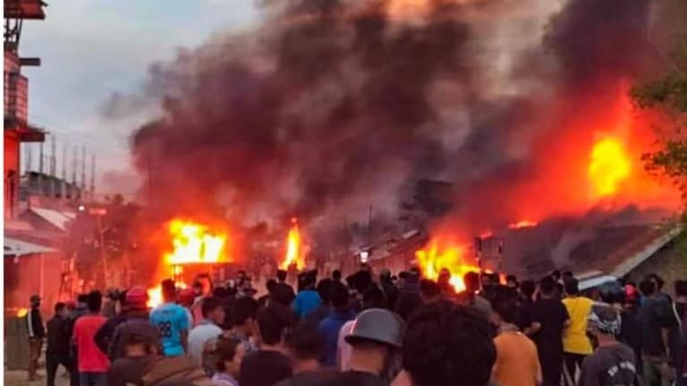 Manipur violence : मणिपूरमध्ये पुन्हा हिंसाचार, 13 नागरिक जागीच ठार violence again in manipur 13 civilians killed in firing between two groups