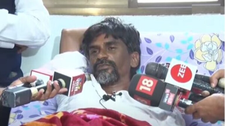 Maratha Reservation : मनोज जरांगेंची प्रकृती ढासळली, आज सभा होणार की नाही? manoj jarange patil health update admitted ambajogai hospital he will attend beed rally winter session live maratha reservation