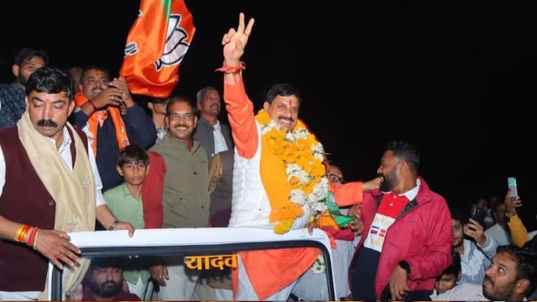 Mohan Yadav: Rss चे निकटवर्तीय, 7 वेळा आमदार, मुख्यमंत्री पदाआधीही त्यांनी भूषविले आहेत ही पदं Closer to RSS 7-time MLA Mohan Yadav has had an interesting journey to the post of Chief Minister
