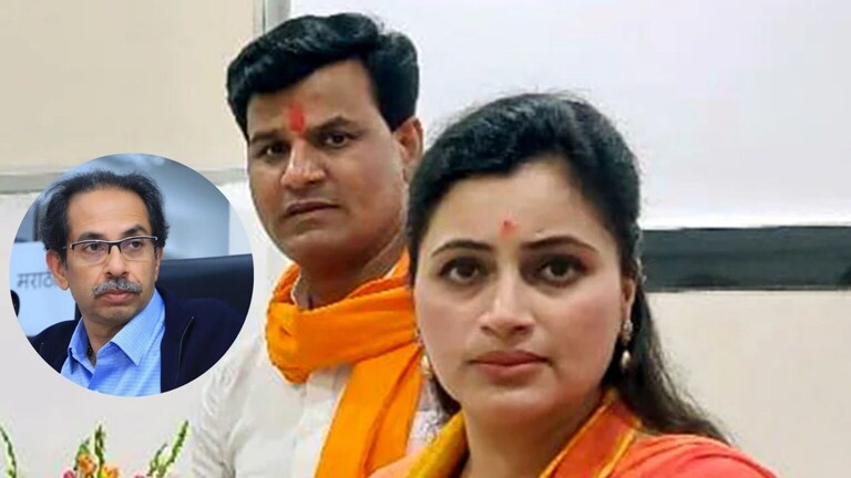 राणा दाम्पत्याला न्यायालयाचा झटका, याचिका फेटाळली, नेमकं प्रकरण काय? Petition of Navneet and Rana couple rejected in Hanuman Chalisa case