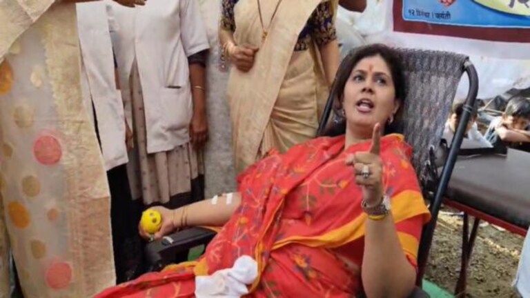 Pankaja Munde : ‘दारू प्यायची तर प्या, पण…’; पंकजा मुंडेंनी कार्यकर्त्यांना काय दिला सल्ला? pankaja munde liquor statement advice party worker blood donation camp gopinath munde birth anniversary jayanti beed news