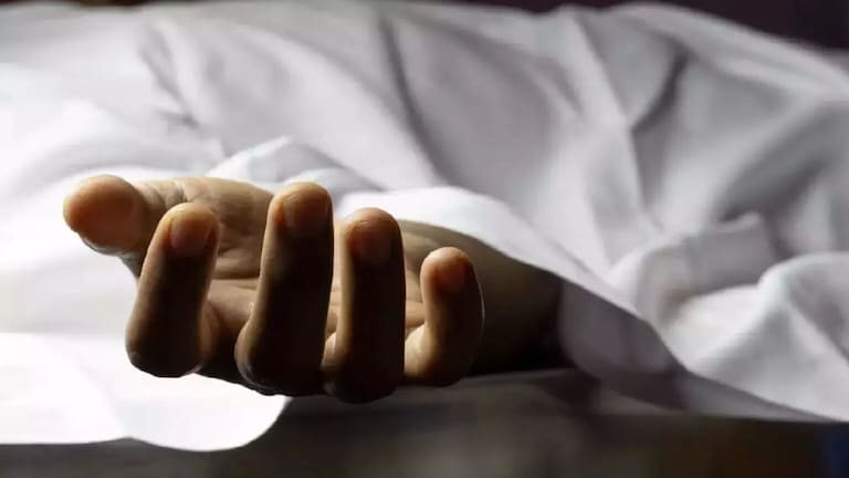 आई-वडिलांसह बहिणीची कुऱ्हाडीने हत्या, पोटच्या पोरानेच का घेतला जीव? Rajasthan Crime Parents and sister killed by son due to financial shortage