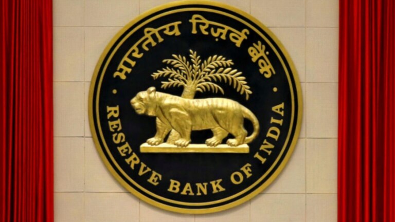 ‘RBI सह मुंबईतील 11 ठिकाणं बॉम्बने उडवून देऊ’, धमकीच्या ई-मेलमुळे पोलीस अलर्ट Threats to blow up 11 places including Reserve Bank of India office in Mumbai