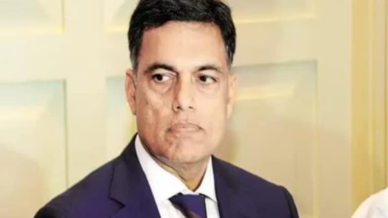 JSW : “ऑफिसला बोलावलं अन् बलात्कार केला”, उद्योगपती सज्जन जिंदालांवर गुन्हा दाखल jsw groups sajjan jindal accused of rape bkc police register fir bombay high court mumbai