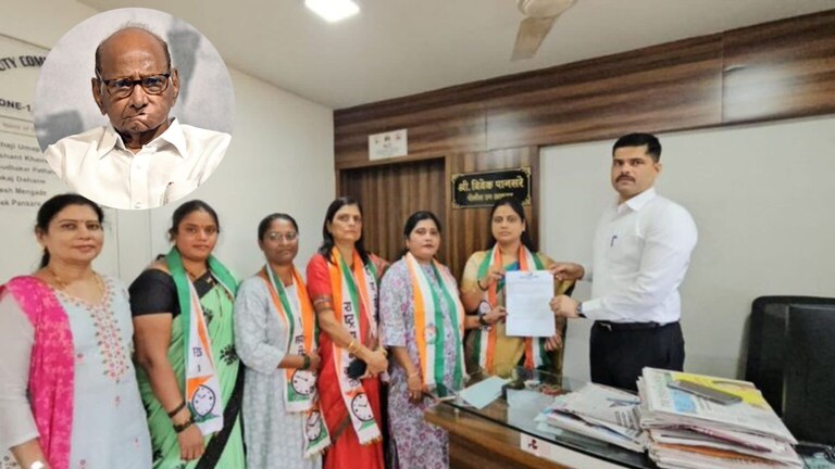 शरद पवारांवर आक्षेपार्ह पोस्ट, उच्च शिक्षित तरुणाला ठोकल्या बेड्या Youth arrested for writing offensive posts social media against ncp chief Sharad Pawar