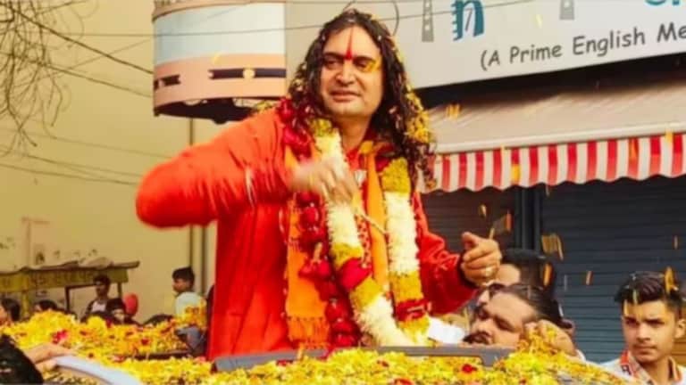 Balmukund Acharya : महंत बालमुकुंद हरता हरता जिंकले, काय झालं 19व्या फेरीत Balmukund has defeated Congress's RR Tiwari from Hawamahal seat.