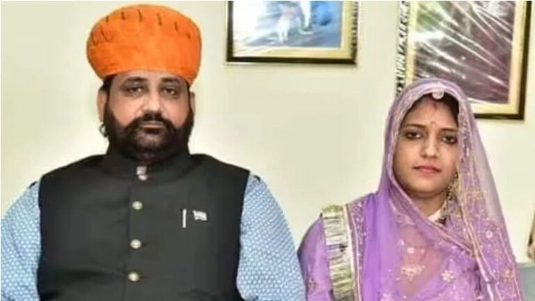 Sukhdev Singh Gogamedi Murder:’वाघाला फसवून मारलं, पण वाघीण अजून…’, गोगामेडीची पत्नी गरजली! Rashtriya Rajput Karni Sena president Sukhdev Singh Gogamedi killed fraud Sheila Shekhawat