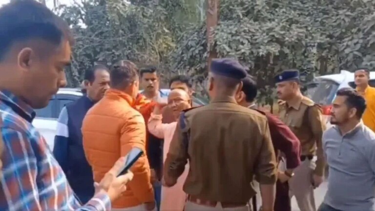 सत्तेची मुजोरी! भाजप आमदाराने अधिकाऱ्यावर हात उगारला, नेमकं प्रकरण काय? BJP MLA raised hand on officer video viral incident in Uttarakhand