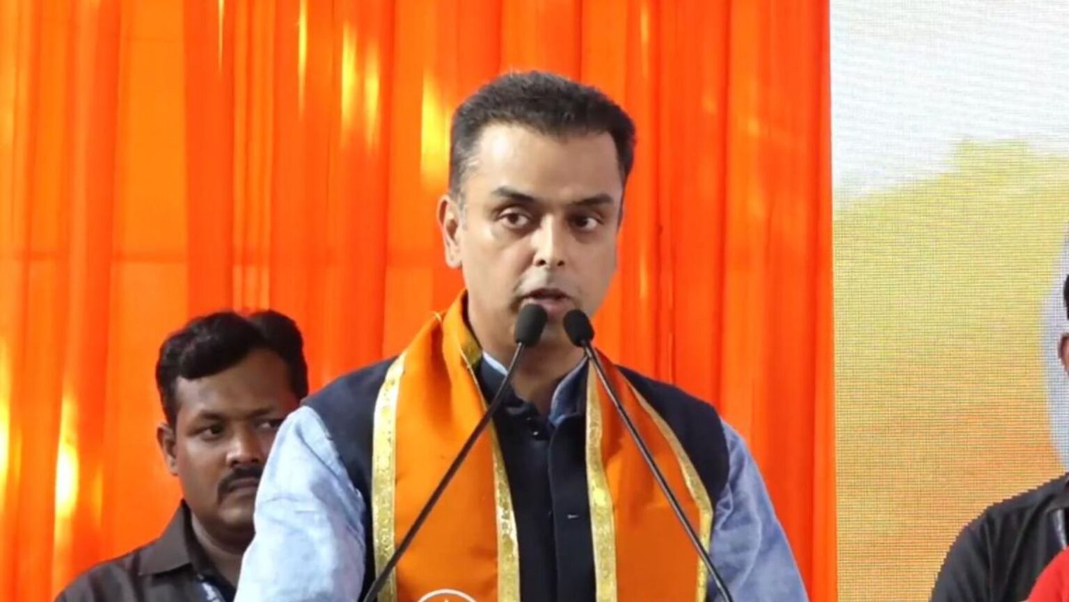 Former Union Minister Milind Deora was opposed to Maha Vikas Aghadi in the state resigned from Congress and joined Shiv Sena