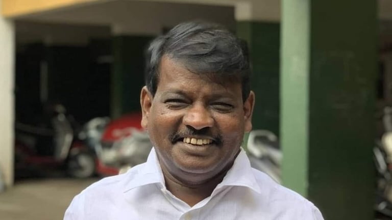 अखेर आमदार सुनील कांबळेंवर गुन्हा दाखल, कानशिलात लगावलेलं प्रकरण भोवणार Mumbai Tak