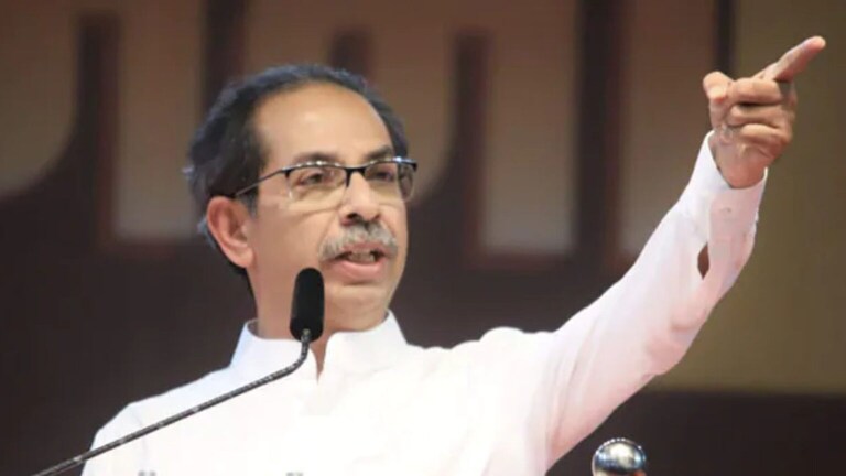 शिवसेना विरुद्ध शिवसेना… पुन्हा एकदा सुप्रीम कोर्टात शिंदे-ठाकरे आमनेसामने; उद्याच…. Uddhav Thackeray group will once again request an early hearing in the Supreme Court on Tuesday in the Shiv Sena vs Shiv Sena case