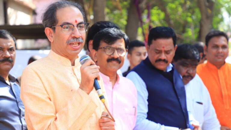 Uddhav Thackeray: ‘त्यांनी शाखा तोडली.. सत्ता येऊ द्या त्यांचे कंबरडेच मोडतो’, ठाकरे संतापले uddhav thackeray visit to kalyan lok sabha constituency stormy criticism of shinde group