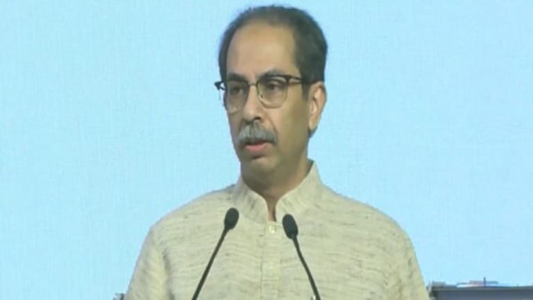 Uddhav : ठाकरेंचा ‘लाव रे तो व्हिडिओ’, पत्रकार परिषदेत काय केला महाखुलासा? udhhav thackeray maha press conferecne rahul narwekar maharashtra politics mla disqaulification case