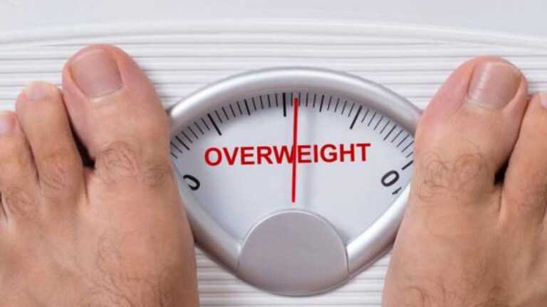 Weight Loss: फक्त उभं राहून तुमचं वजन होईल कमी? Mumbai Tak