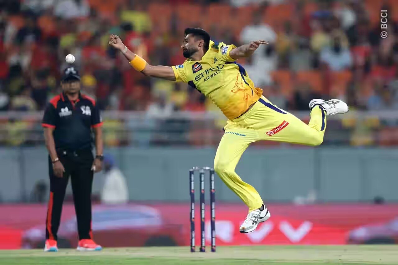CSK के गेंदबाज़ों में धार की कमी