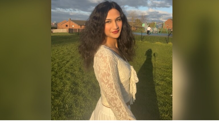 3 3