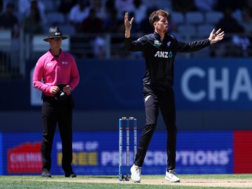 मिचेल सैंटनर मिचेल सैंटनर