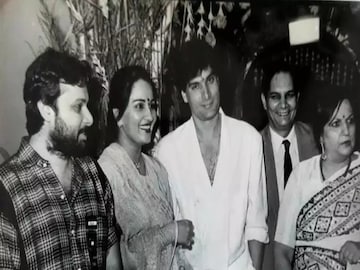 मोहसिन खान और बॉलीवुड एक्ट्रेस रीना रॉय मोहसिन खान और बॉलीवुड एक्ट्रेस रीना रॉय