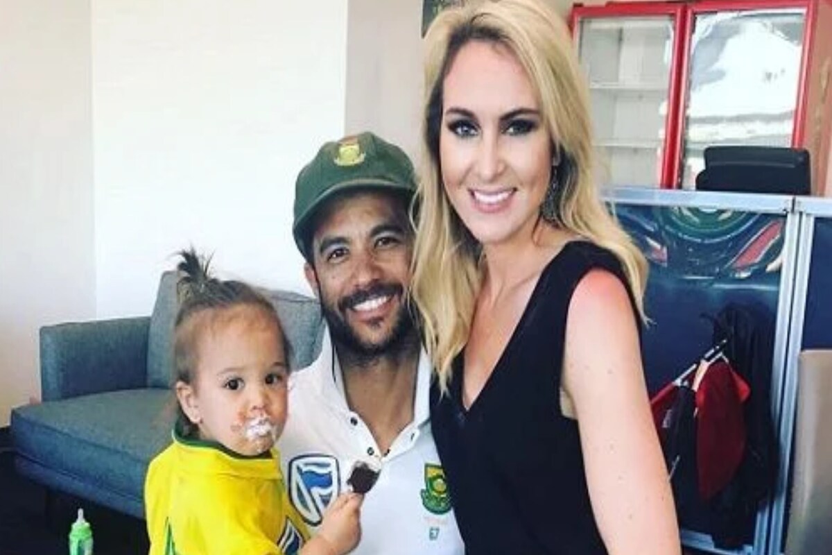 जेपी डुमिनी और उनकी पत्नी जेपी डुमिनी और उनकी पत्नी