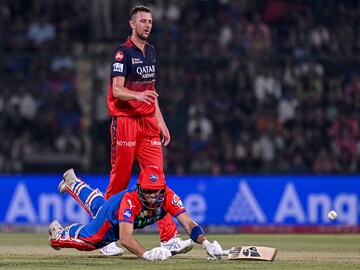 जोश हेजलवुड जोश हेजलवुड