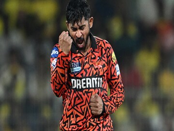 कामिंडु मेंडिस कामिंडु मेंडिस