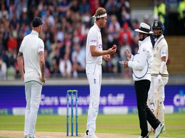 क्रिकेट गेंद क्रिकेट गेंद