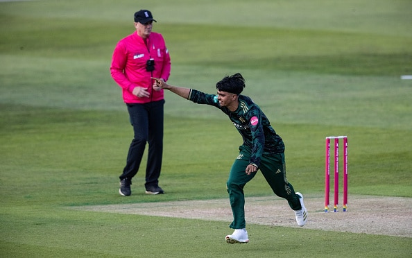 फरहान अहमद 4  फरहान अहमद 4