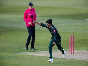 फरहान अहमद 4  फरहान अहमद 4